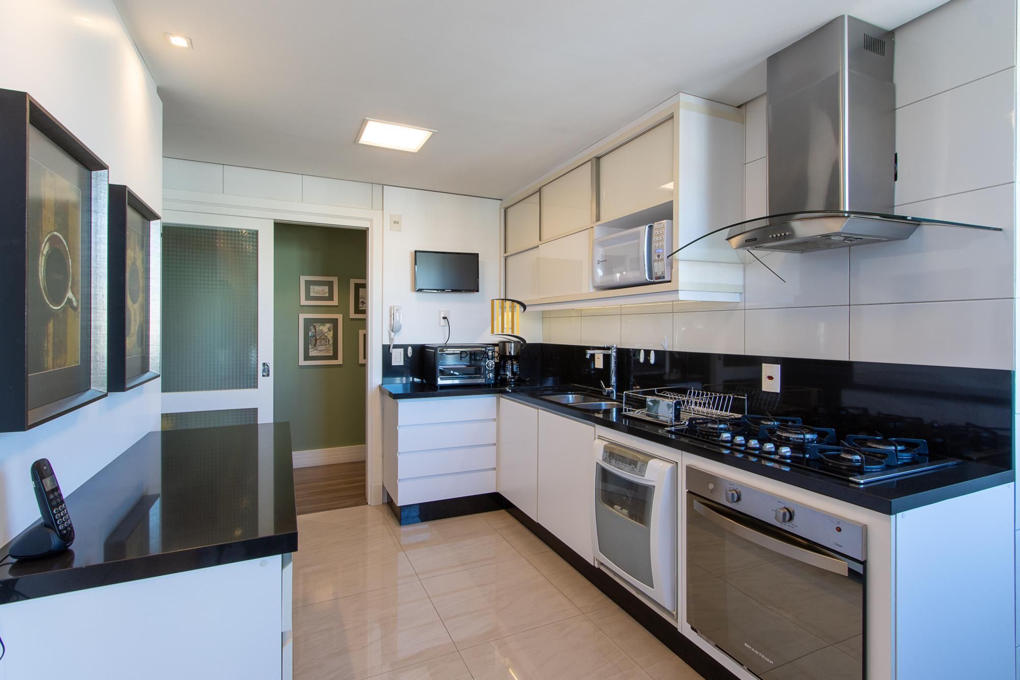 Excelente apartamento de 3 dormitórios, 1 suíte e 2 vagas no bairro Tristeza.