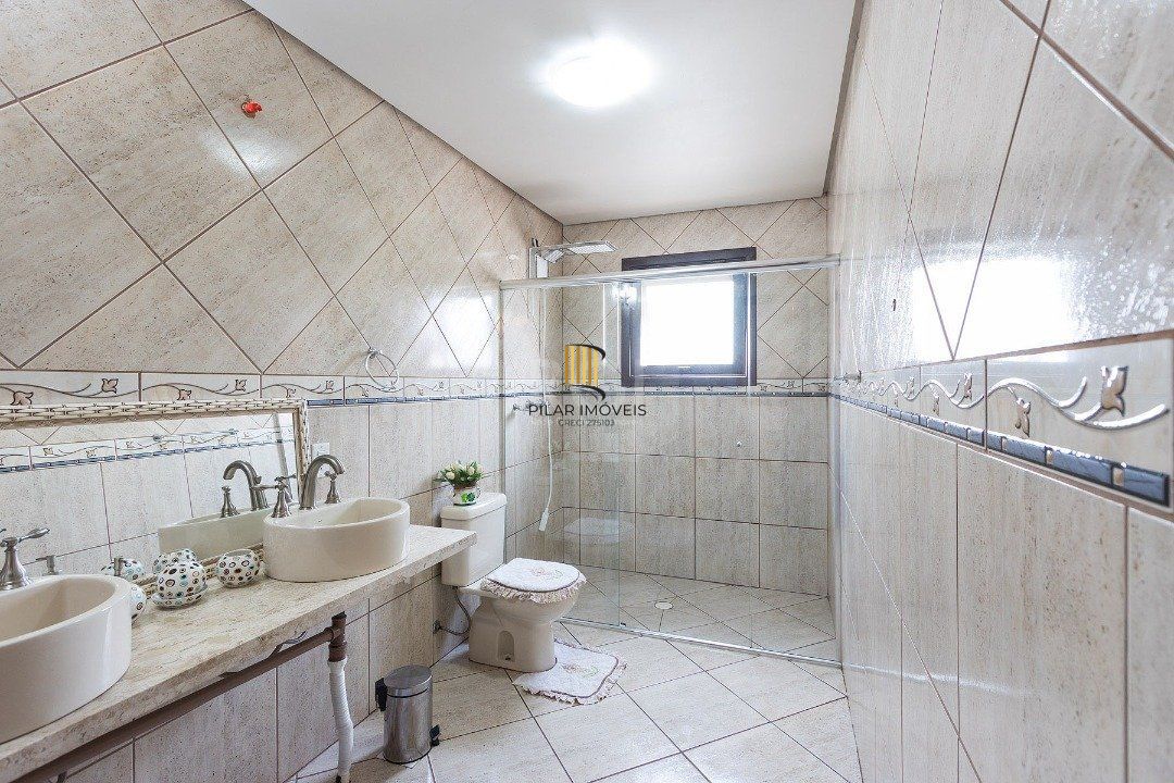 Casa de Condomínio 3 dormitórios no bairro Hípica