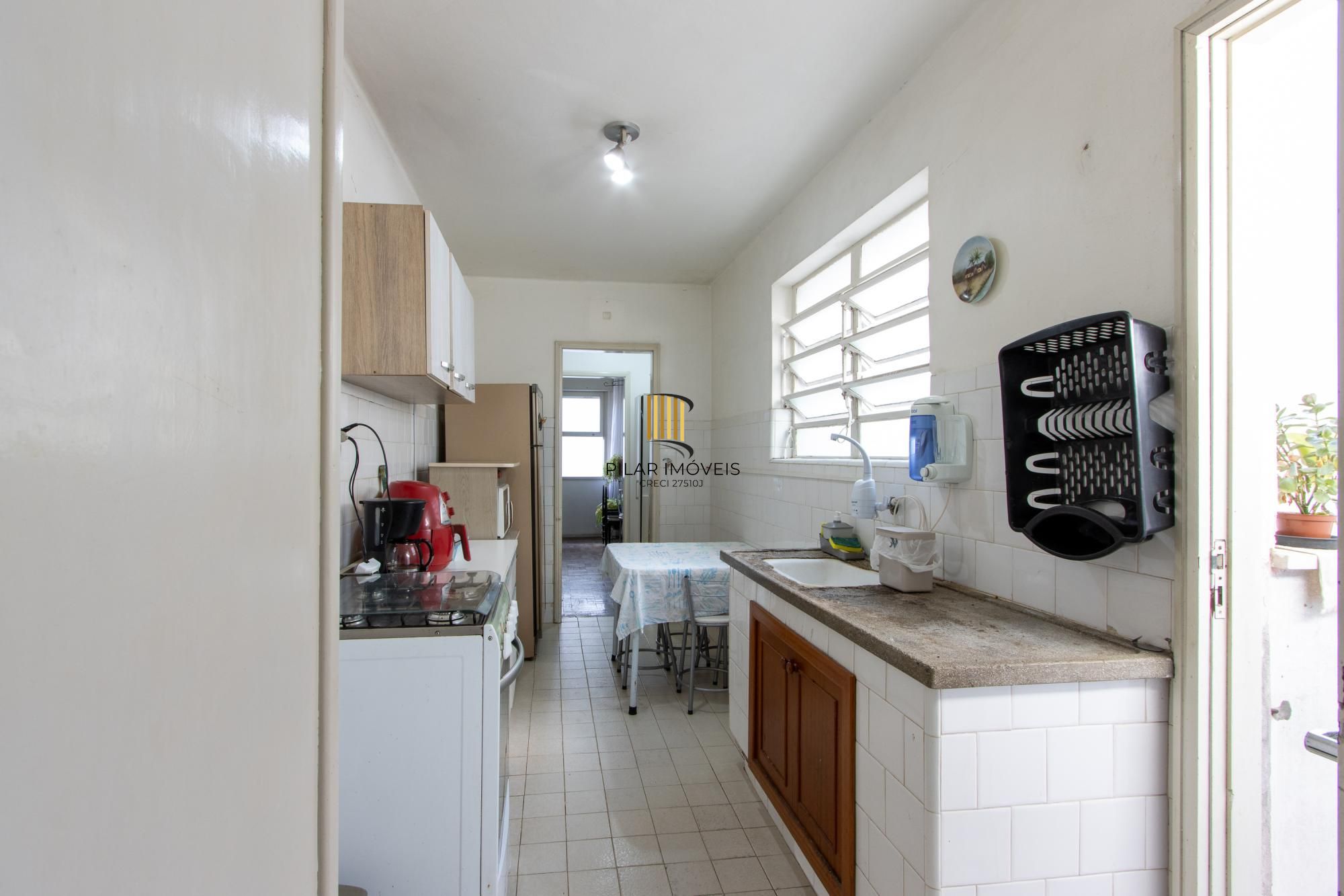 Apartamento de 3 dormitórios com uma vaga de garagem à venda no bairro Menino Deus – Porto Alegre