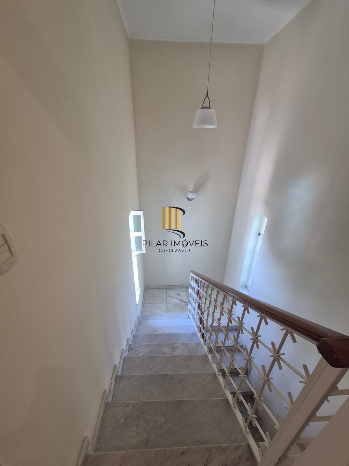 Casa 4 Dormitórios 1 suite 3 banheiros piscina e churasqueira