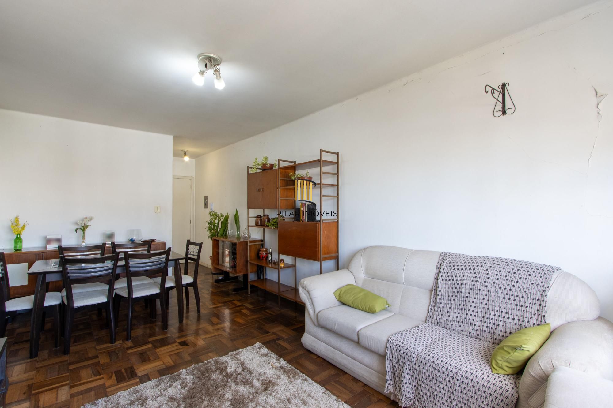 Apartamento de 3 dormitórios com uma vaga de garagem à venda no bairro Menino Deus – Porto Alegre