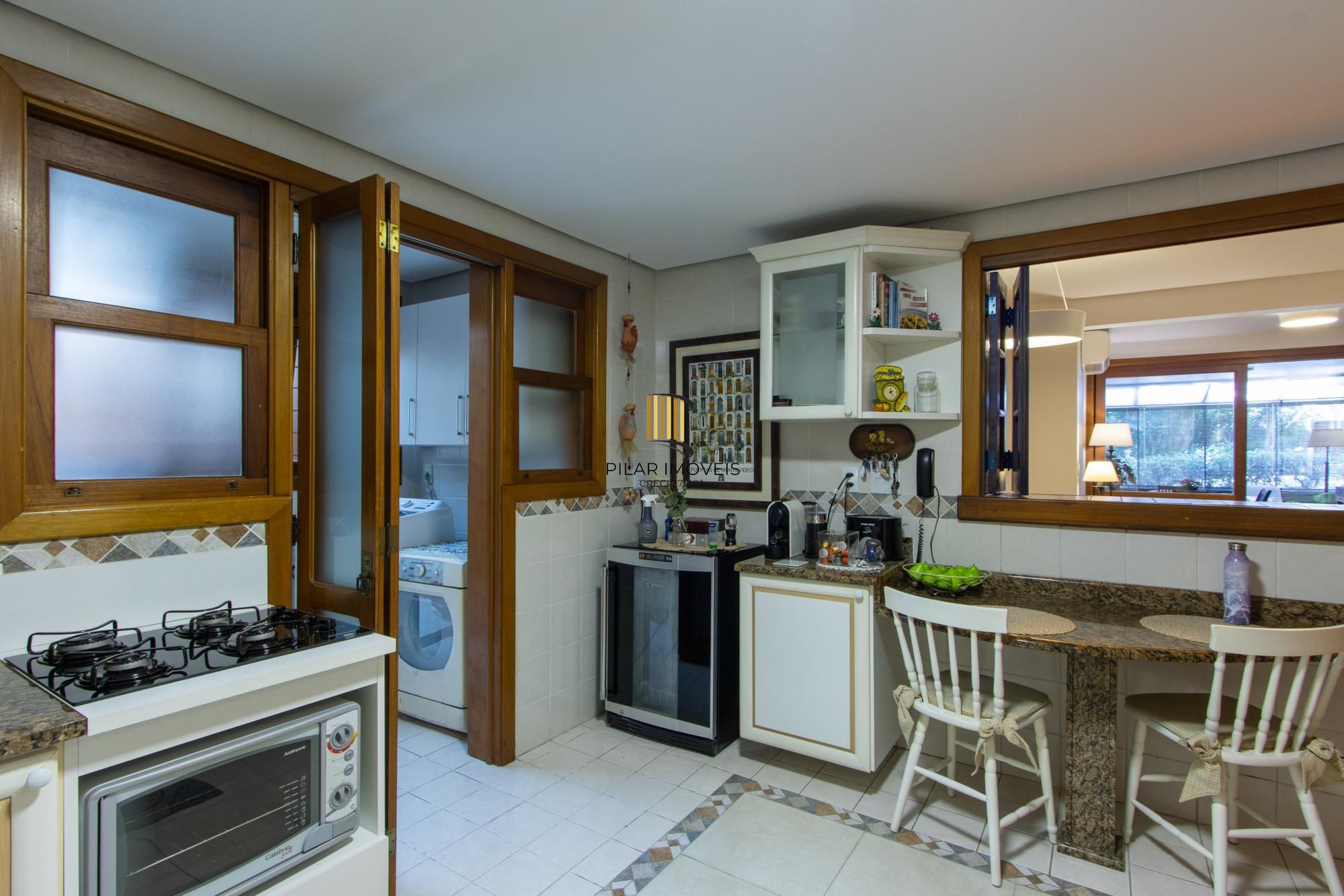 Apartamento de 4 dormitórios, 1 suíte e 2 vagas escrituradas - Bairro Ipanema.