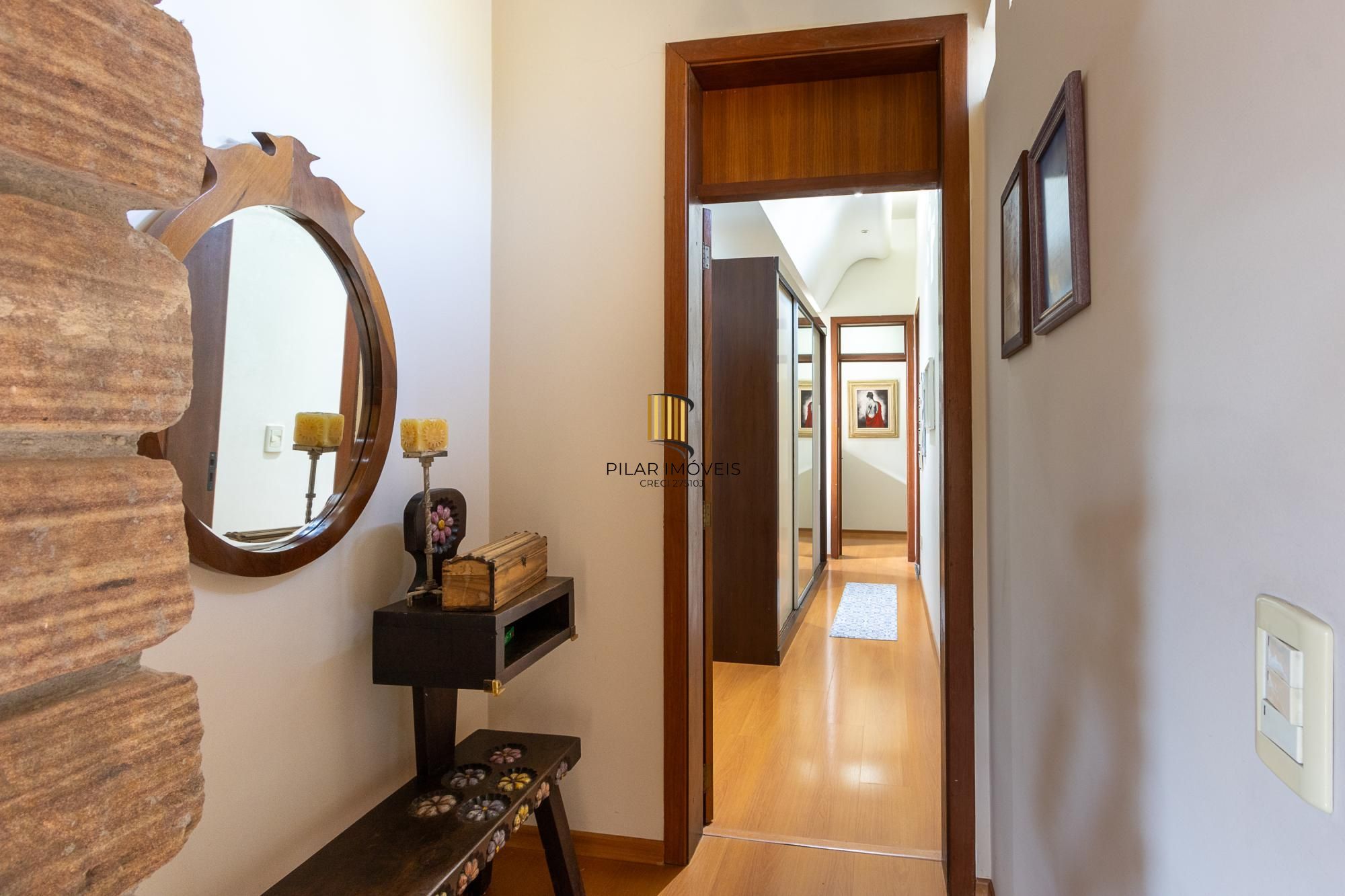 Casa em condomínio á venda com 6 dormitórios em Porto Alegre