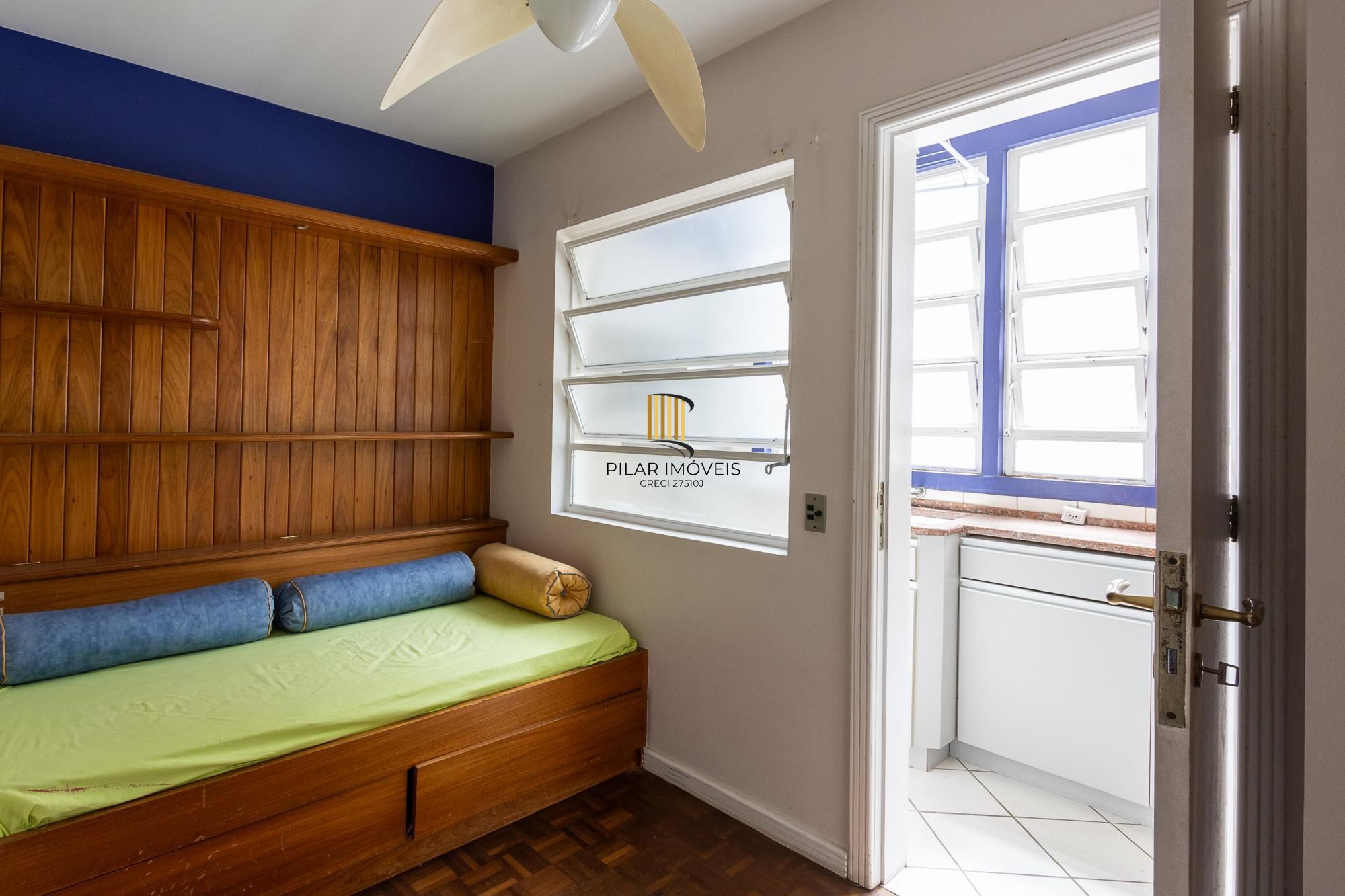 Apartamento amplo e bem localizado no Menino Deus!!