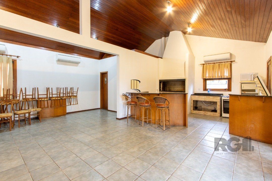 Apartamento semi mobiliado de 3 quartos com suíte no bairro Tristeza junto ao Colégio Mãe de Deus