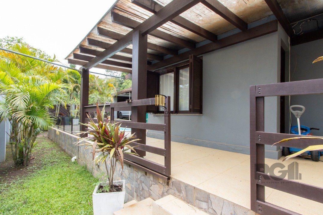 Casa 3 dormitórios no bairro Hípica
