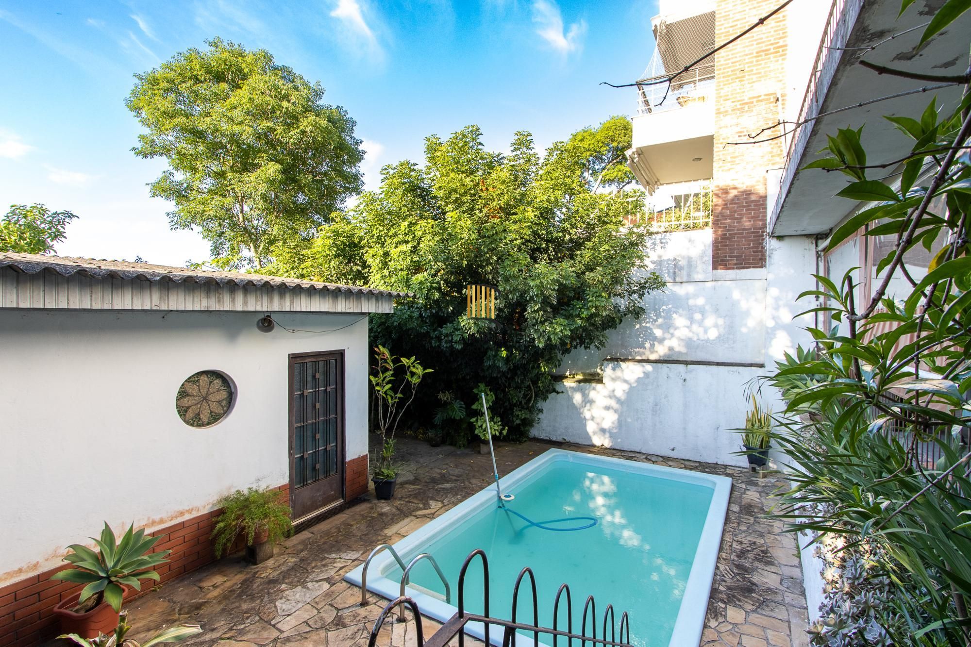 **Casa de 05 dormitórios, 03 suítes, 06 Banheiros, com 315,10m² privativos na Vila Conceição, Porto Alegre, RS**