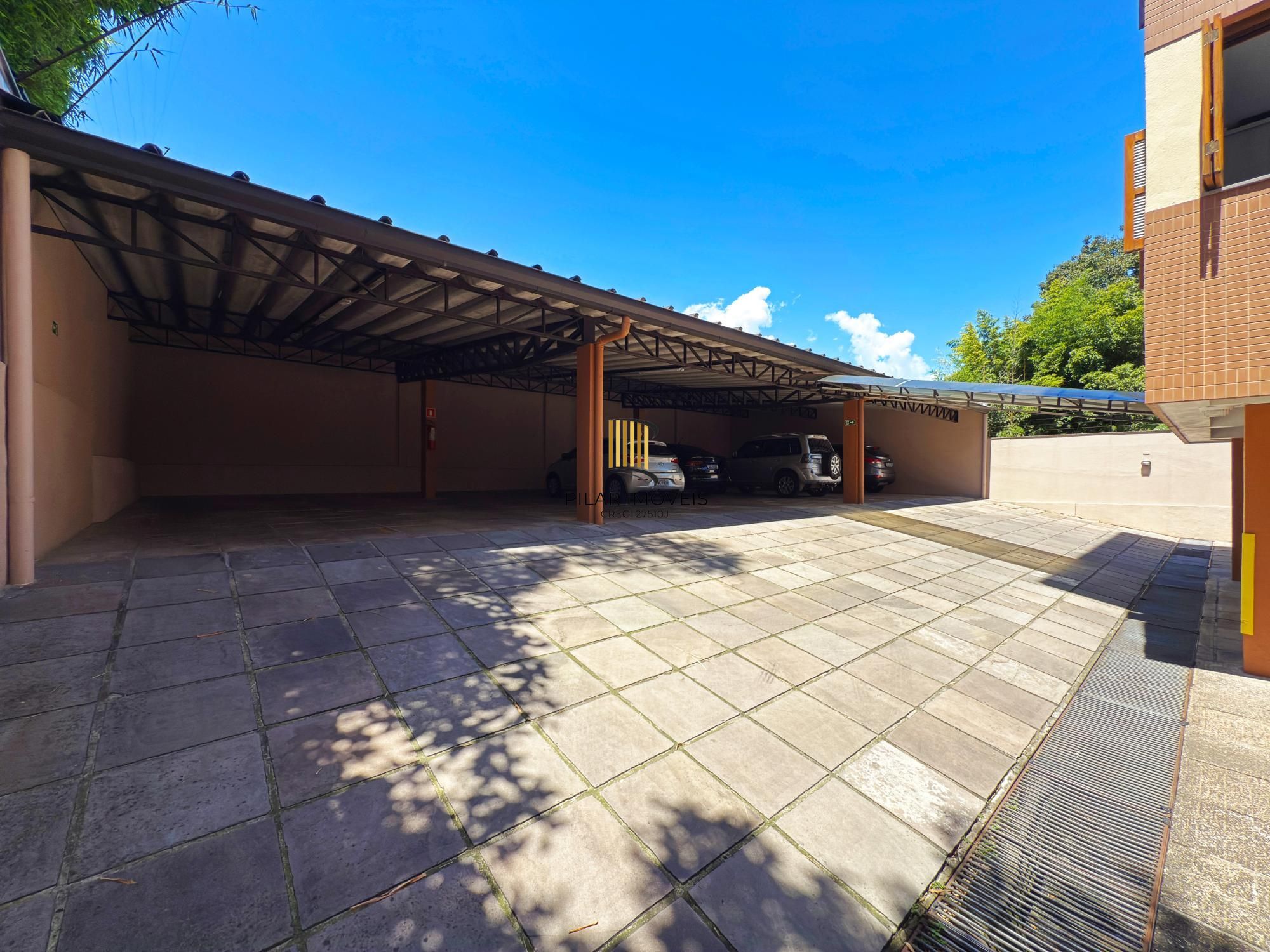 Apartamento desocupado, 2 quartos (1 suite), 2 vagas - Bairro Tristeza