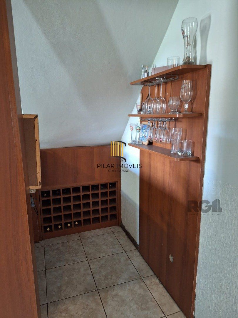 Casa 3 dormitórios no bairro Jardim Algarve