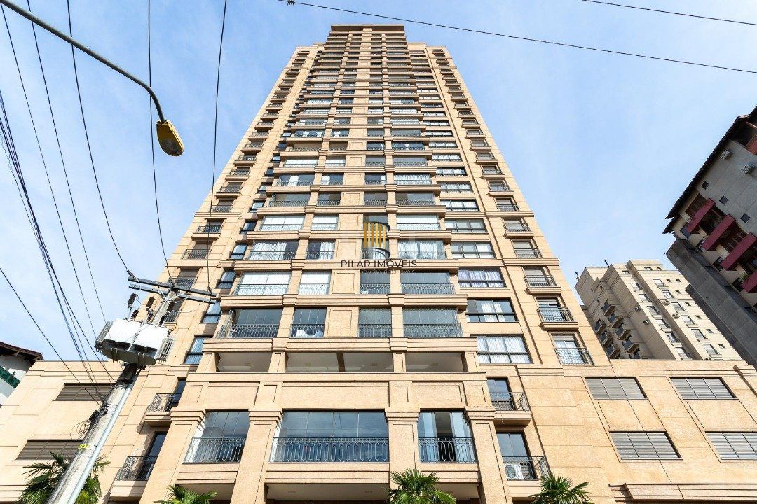 Apartamento para Venda - 323m², 3 dormitórios, sendo 3 suites, 4 vagas - Centro