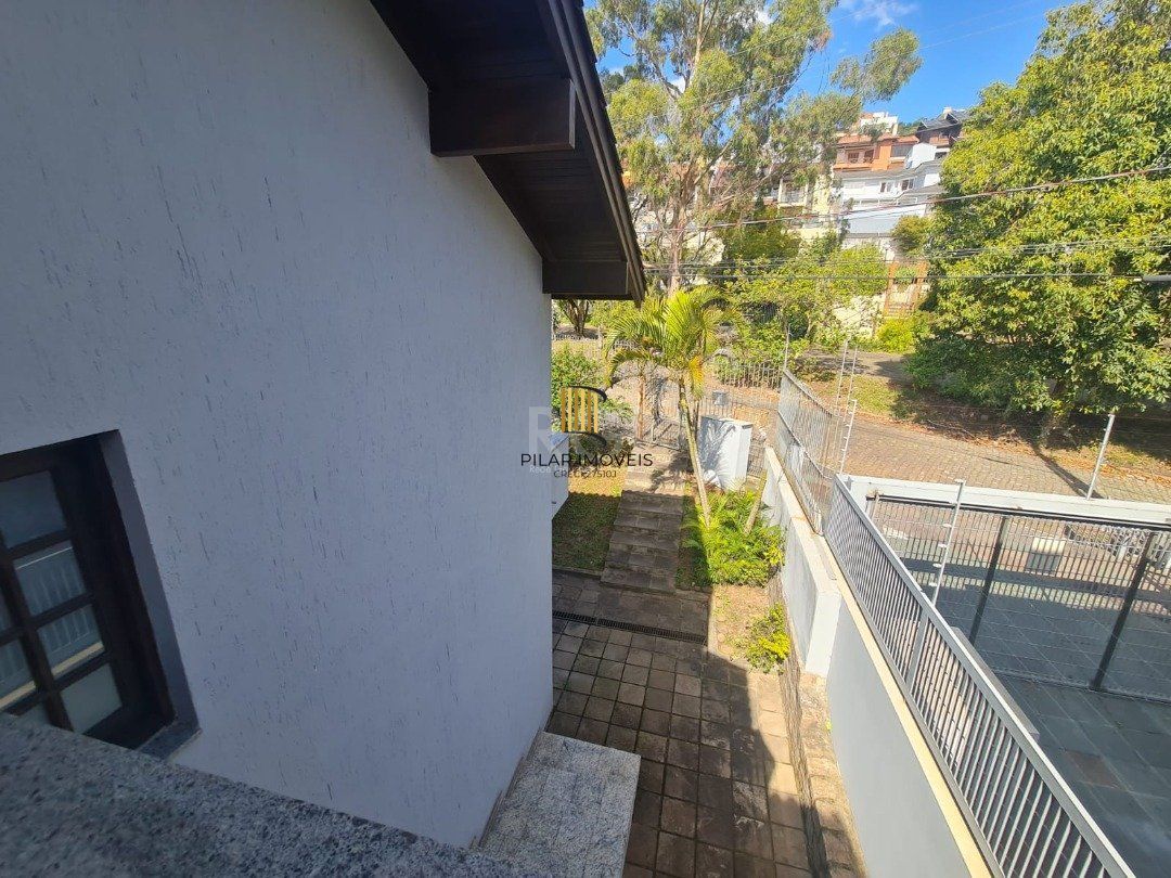 Casa para Venda - 464m², 5 dormitórios, sendo 4 suites, 4 vagas - Nonoai