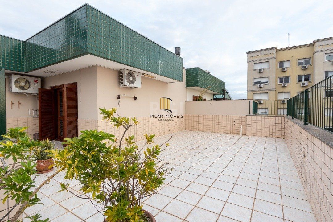 Cobertura para Venda - 247.08m², 3 dormitórios, sendo 1 suites, 2 vagas - Vila Ipiranga