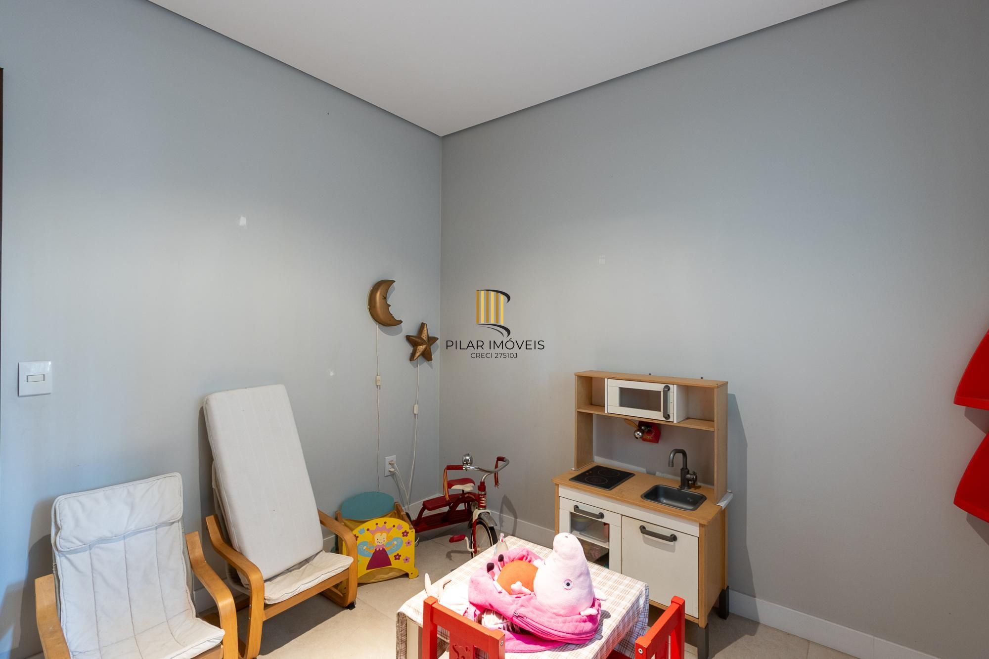 Casa com 6 quartos à venda  bairro Espírito Santo, Porto Alegre.