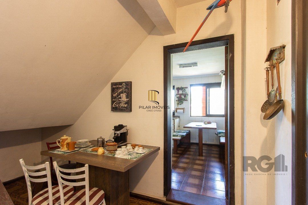 Casa para Venda - 572m², 5 dormitórios, sendo 1 suites, Cavalhada