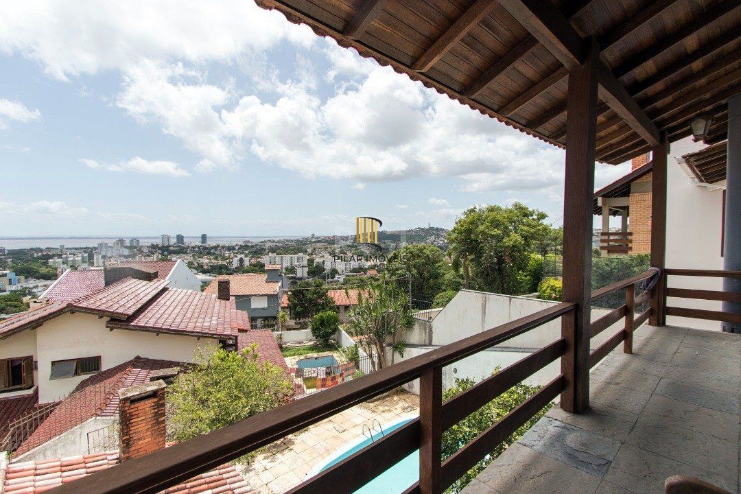 Casa para Venda - 336.21m², 3 dormitórios, sendo 1 suites, 3 vagas - Nonoai