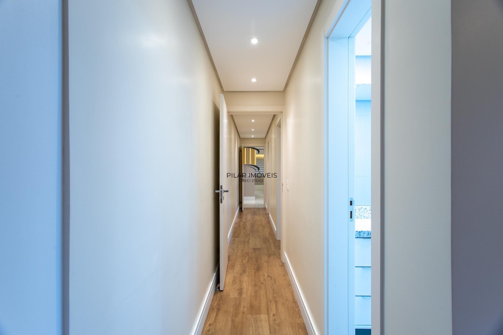 Excelente apartamento de 3 quartos, 1 suíte e 2 vagas de garagem cobertas.