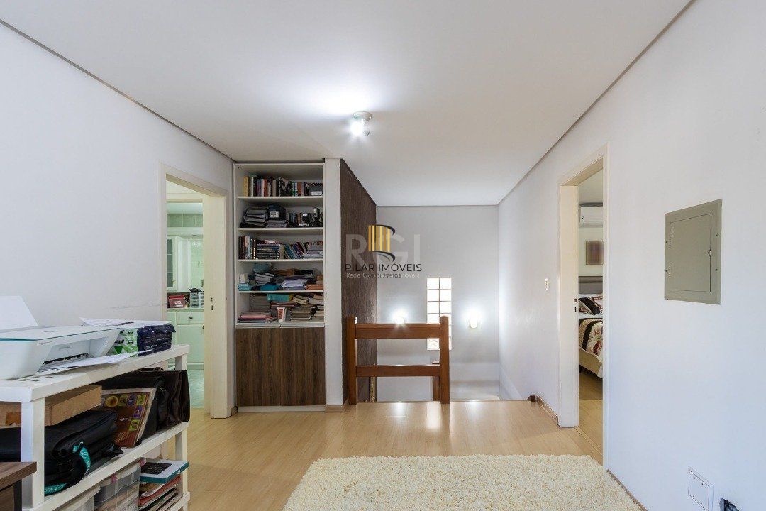 Casa Condominio para Venda - 300m², 4 dormitórios, sendo 2 suites, 2 vagas - Ipanema