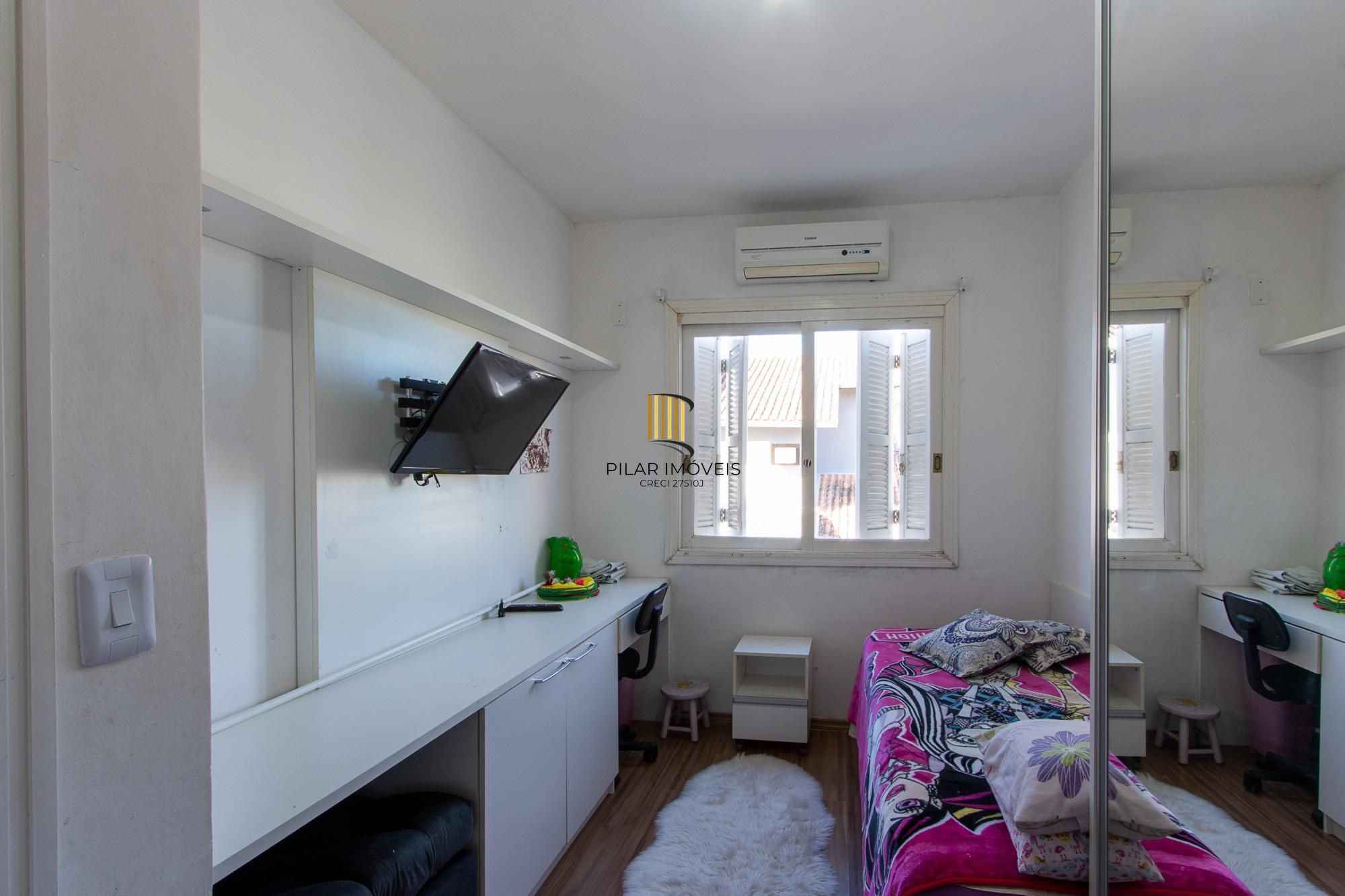 Casa de Condomínio 3 dormitórios no bairro Hípica