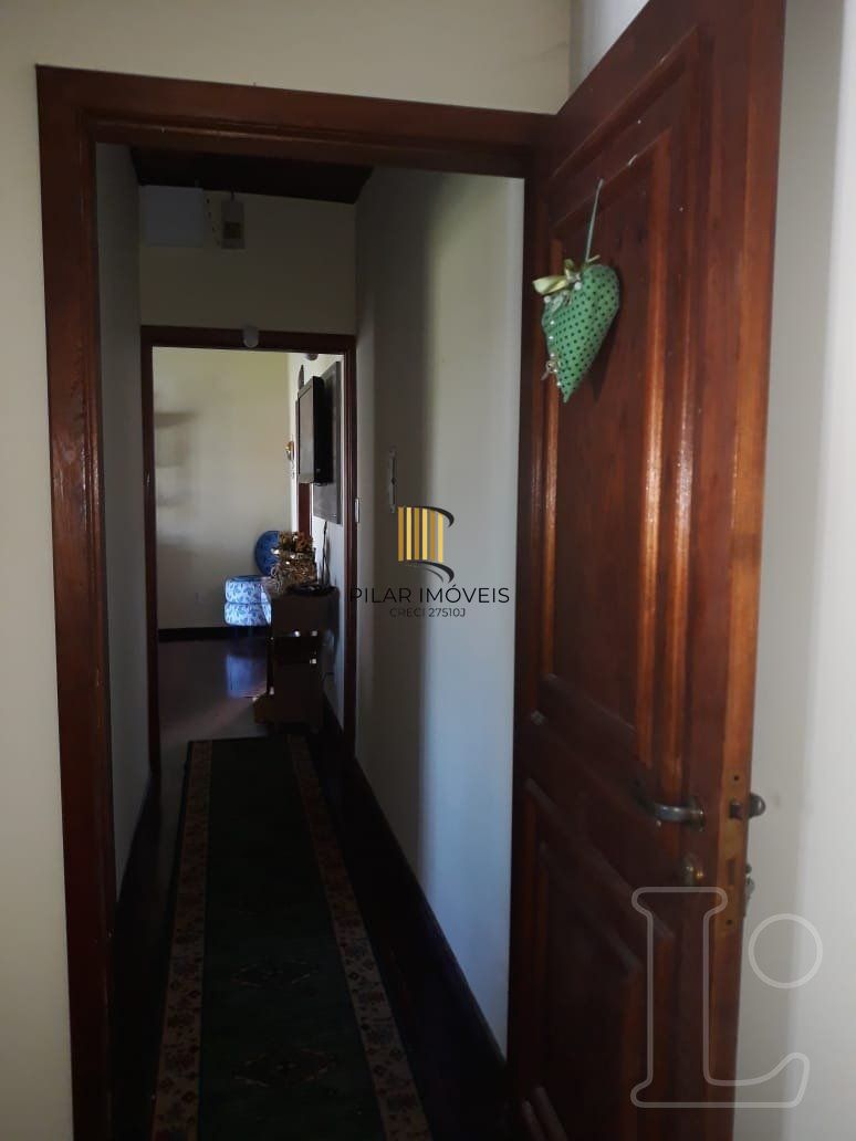 Casa para Venda - 114m², 2 dormitórios, sendo 1 suites, 2 vagas - Zona Nova
