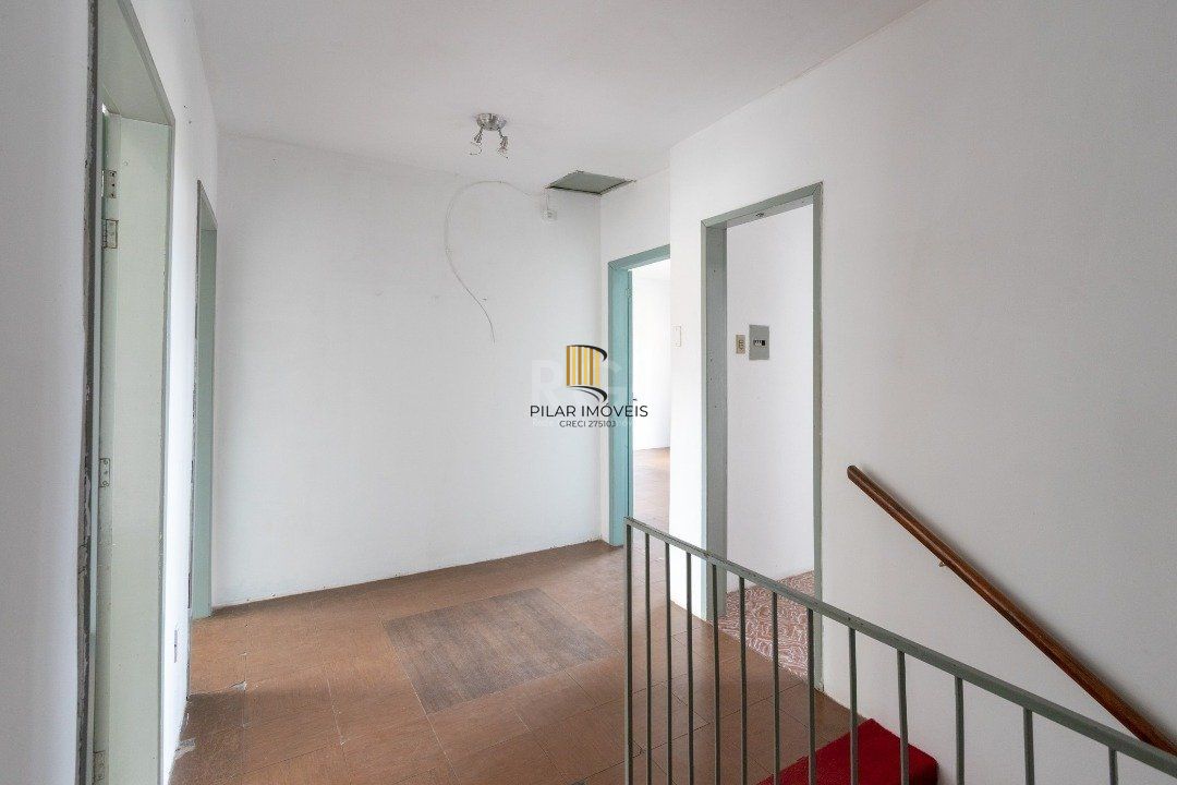 Casa para Venda - 220m², 3 dormitórios, sendo 2 suites, 2 vagas - Coronel Aparício Borges