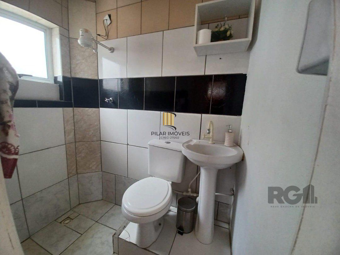 Casa 4 dormitórios no bairro Navegantes