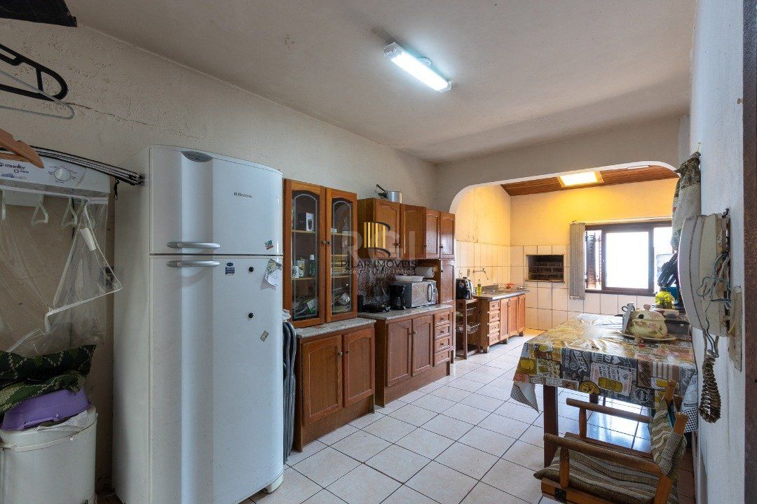 Casa para Venda - 149.99m², 6 dormitórios, sendo 2 suites, Nonoai