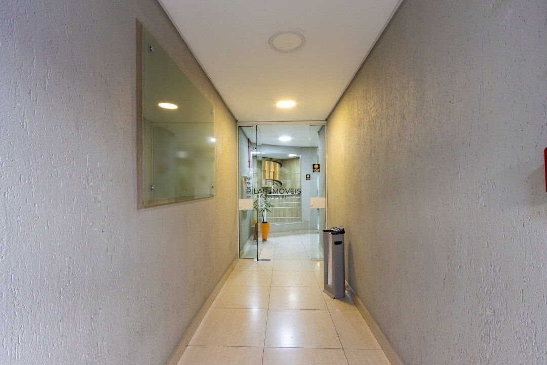 Sala em andar inteiro com 141,77 m2 privativos