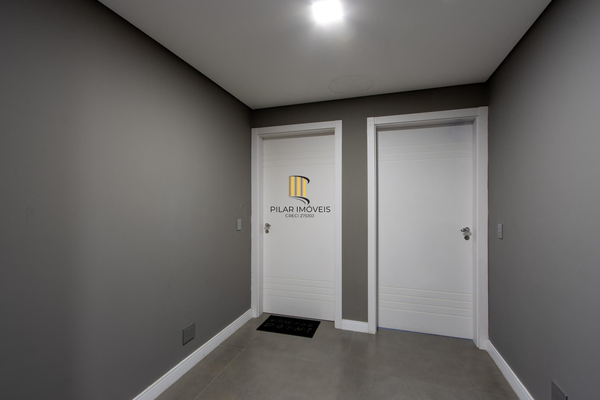 Apartamento à venda no bairro Teresópolis em Porto Alegre.