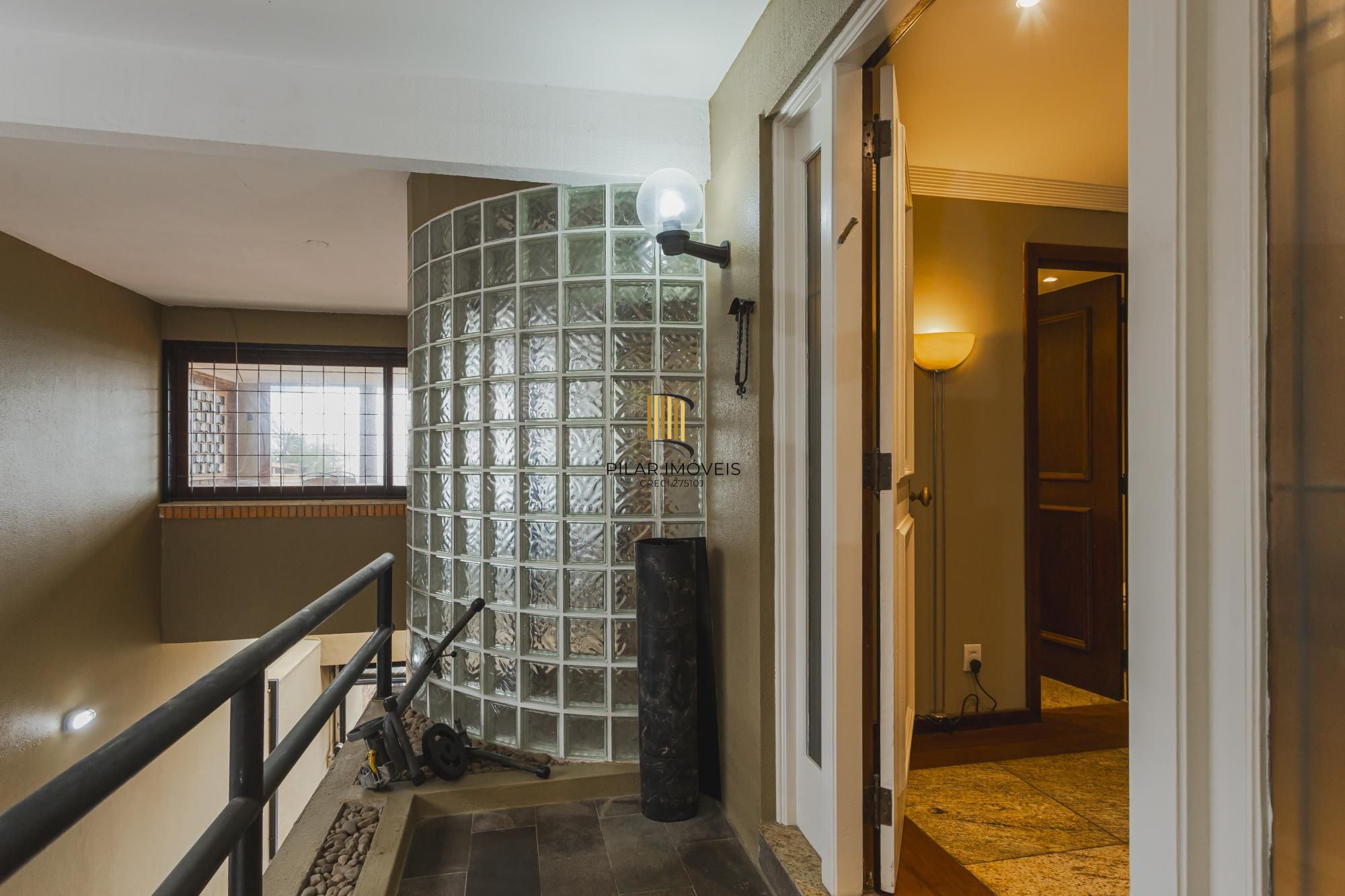 Casa semi-mobiliada na Vila Assunção com vista deslumbrante para o Guaíba e Veleiros do Sul
