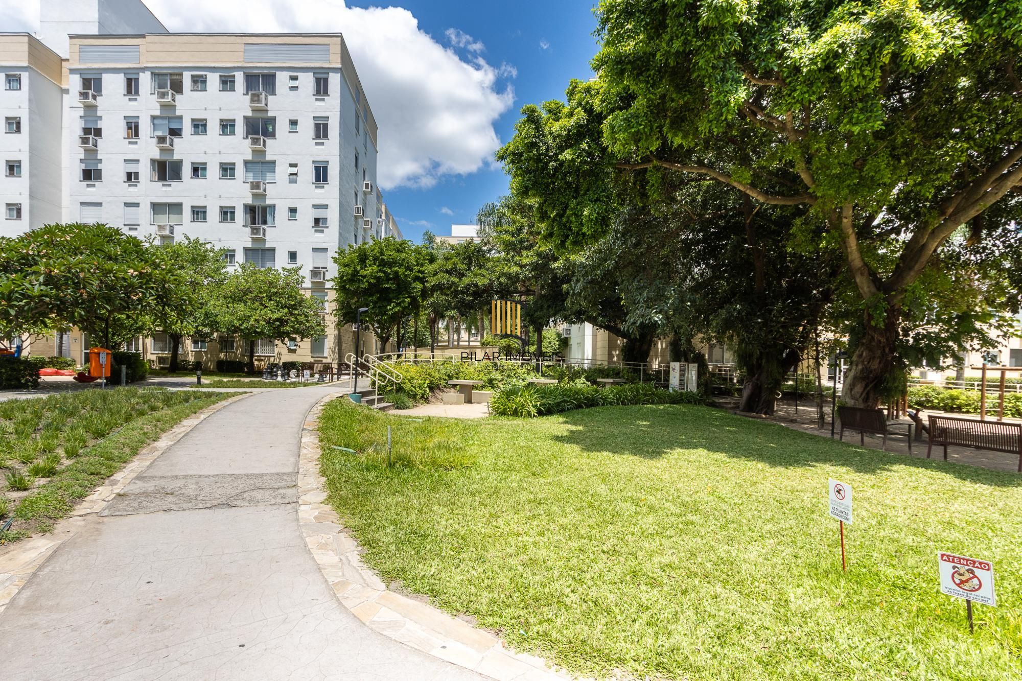 Apartamento 2 quartos, 1 vaga escritura, elevador - Bairro Cristal