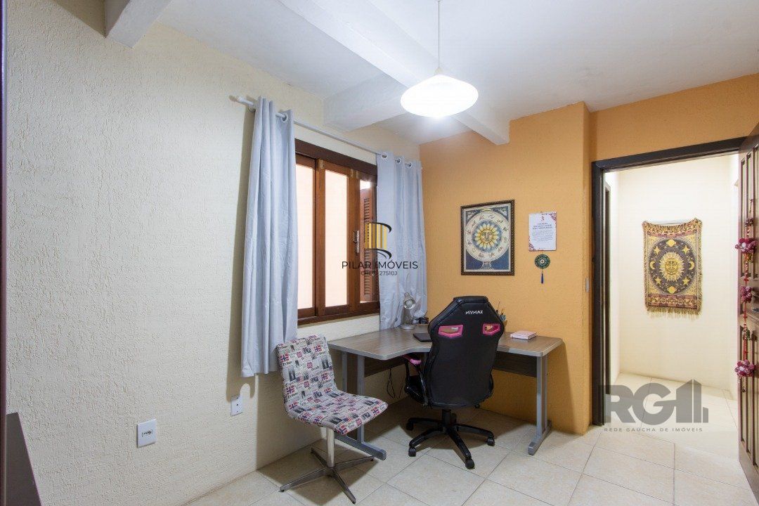 Casa para Venda - 220m², 3 dormitórios, sendo 2 suites, 5 vagas - Espirito Santo