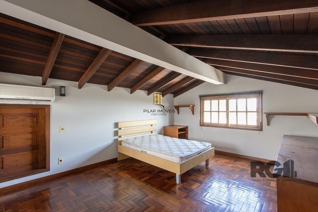 BELO SOBRADO, 3 QUARTOS, 1 SUITE, PISCINA, 320m² PRIVATIVOS - TRISTEZA