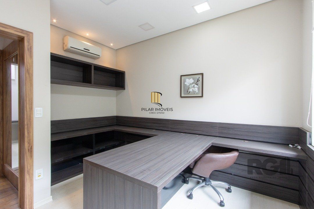 Excelente casa comercial com aproximadamente 300m² de área construída