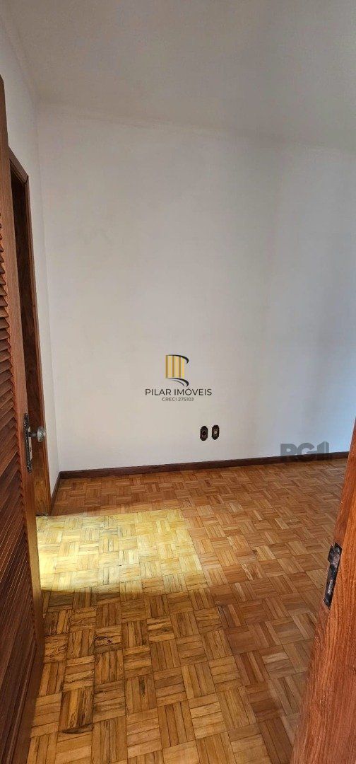 Casa 4 dormitórios no bairro Jardim Sabará