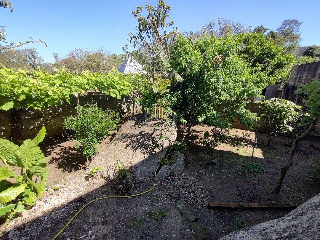 Casa para Venda - 100m², 3 dormitórios, 2 vagas - Lomba do Pinheiro