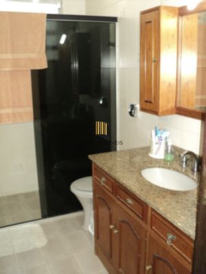 Casa para Venda - 331m², 3 dormitórios, sendo 1 suites, Santa Tereza
