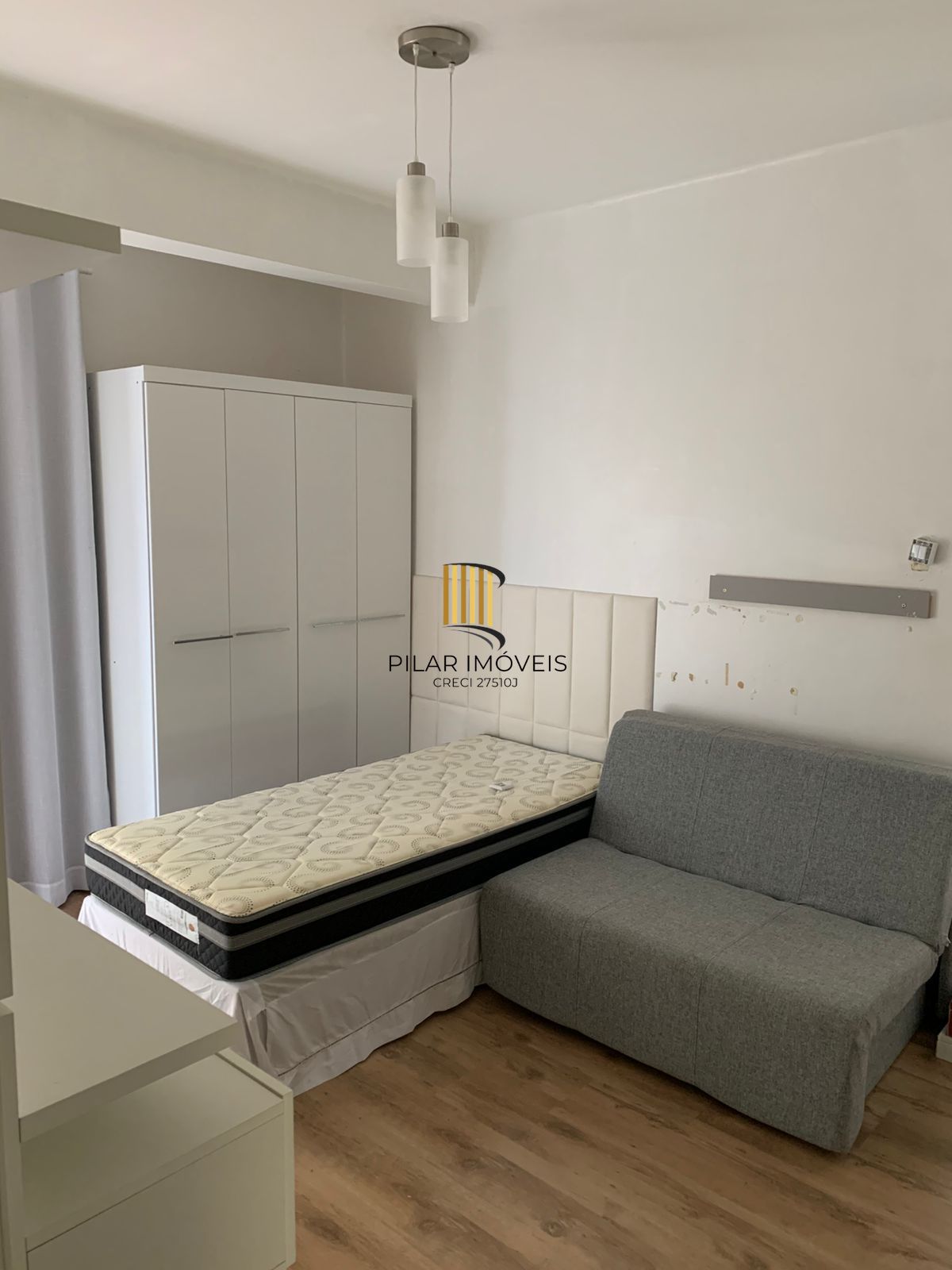 JKZÃO Garden , amplo com sacada e area de serviços e semi mobiliado