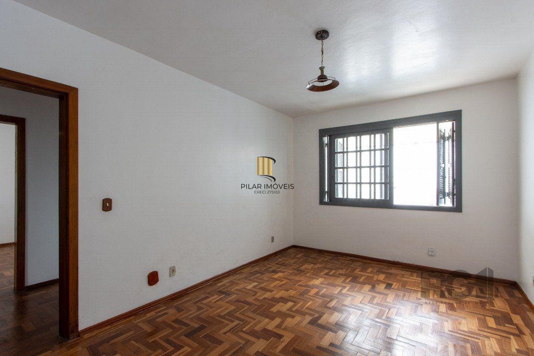 Casa 4 dormitórios no bairro Nonoai