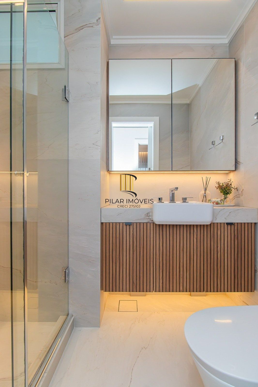 Apartamento mobiliado e reformado no Passo da Areia