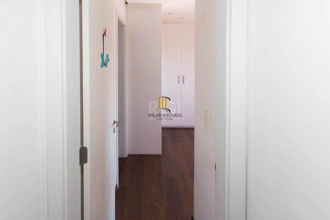 Apartamento | Bairro Cristal | 2 dormitórios | Suíte |  Semi mobiliado |  1 vaga escriturada