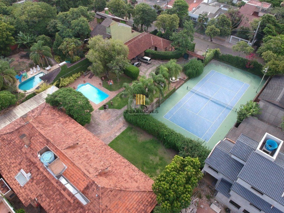 Casa para Venda - 418m², 5 dormitórios, sendo 1 suites, 6 vagas - Tristeza