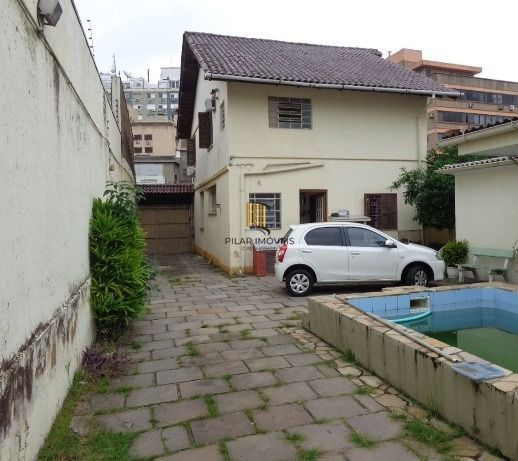 Casa para Venda - 330m², 5 dormitórios, sendo 1 suites, 7 vagas - Menino Deus