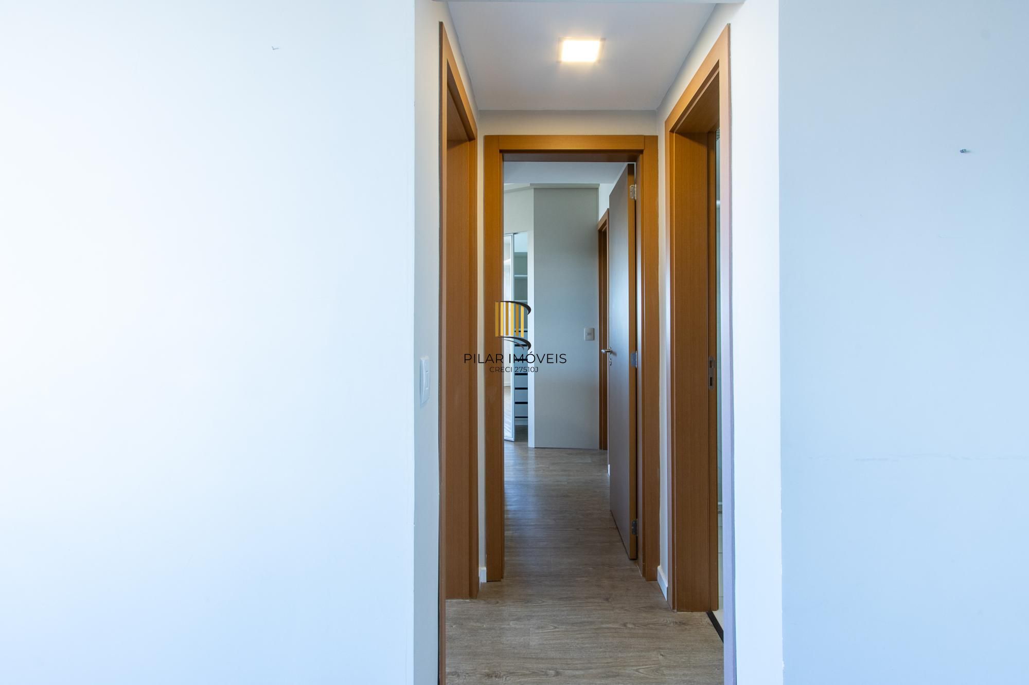 Apartamento com 2 dormitórios e 60m² à venda no bairro Tristeza
