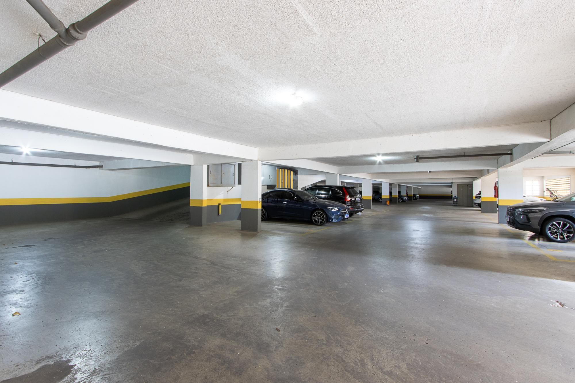 Apartamento 3 quartos, 139,64m² privativos, 2 vagas - Bairro Menino Deus