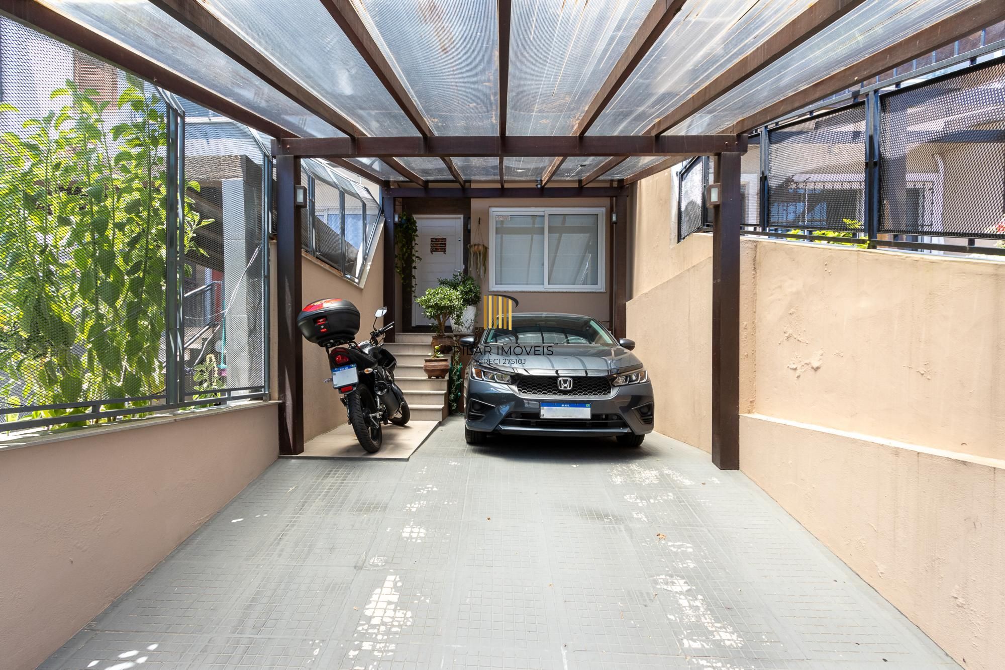 Sobrado com 2 suites e 2 vagas de garagem - Bairro Guarujá