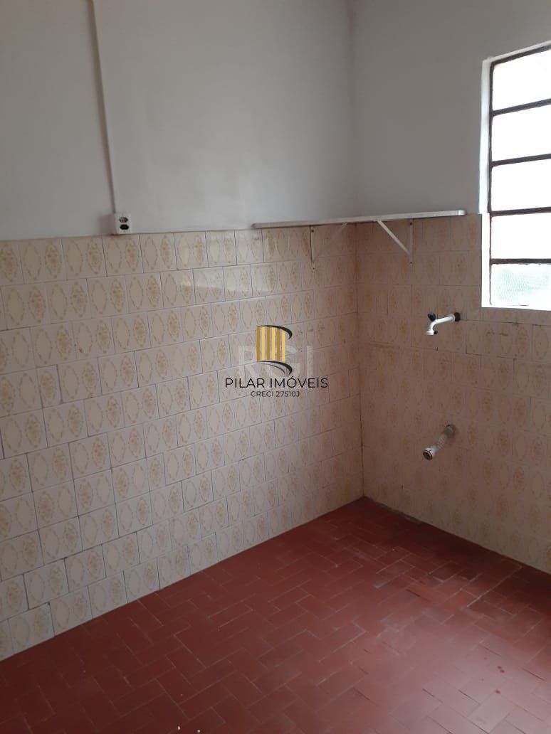 Casa para Venda - 80m², 2 dormitórios, 3 vagas - Belém Novo