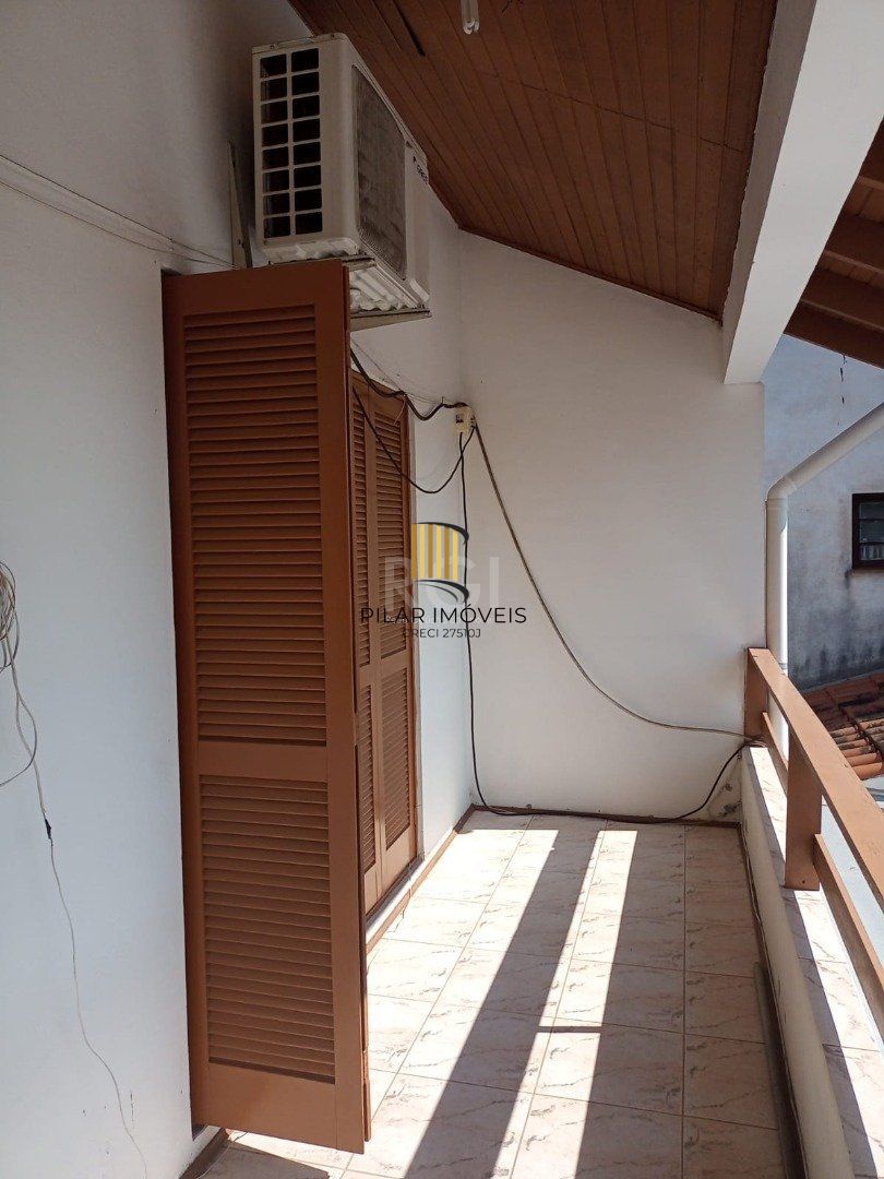 Casa para Venda - 180m², 3 dormitórios, sendo 1 suites, 2 vagas - Vila Nova