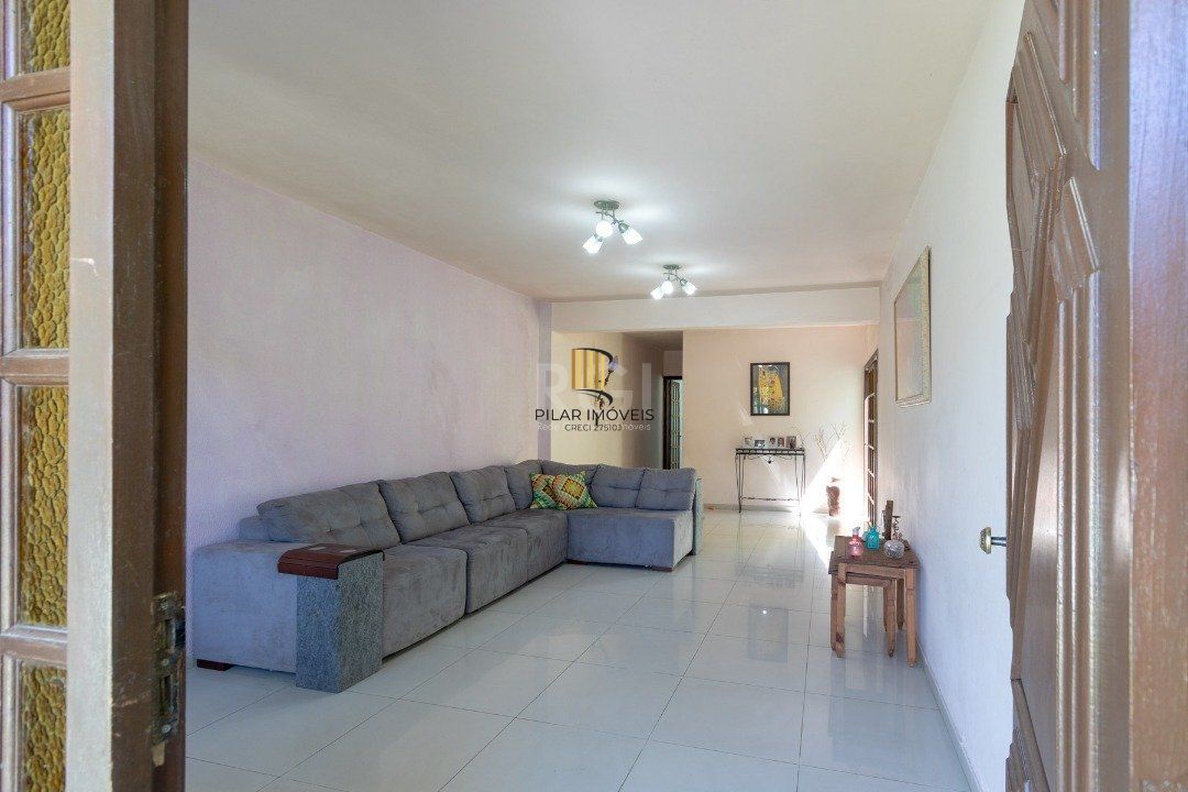 Sobrado para Venda - 356.93m², 4 dormitórios, sendo 2 suites, 4 vagas - Tristeza