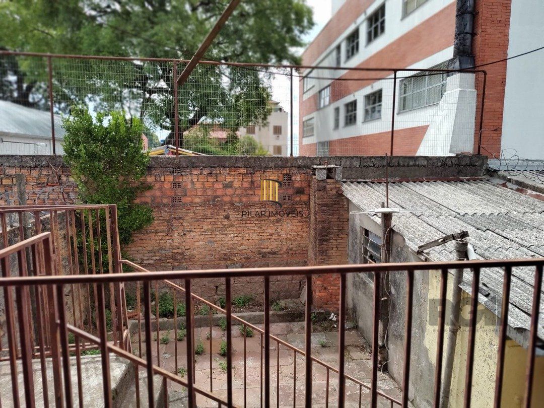 Casa para Venda - 247.37m², 4 dormitórios, 4 vagas - Partenon