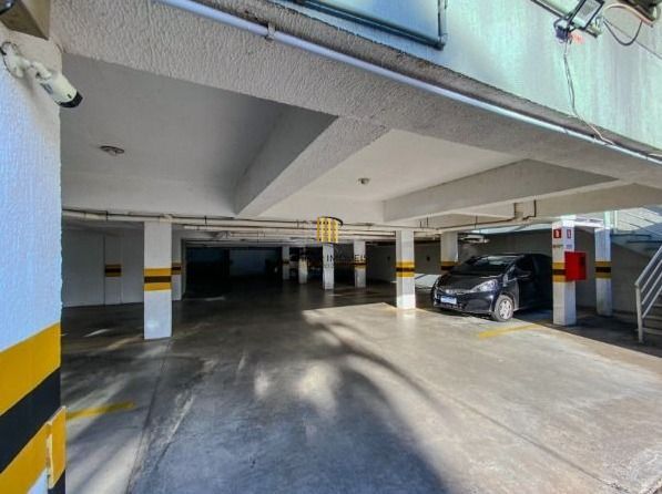Apartamento com 2 dormitórios (reversível para 3) e 1 vaga escriturada  à venda no coração de Ipanema